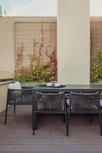 The Pavilions Madrid Hotel - image 2