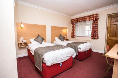 Borough Arms Hotel - image 13