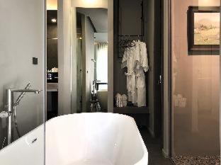 โรงแรมดูวอลล์ (Doowall Hotel) in แม่ลาว