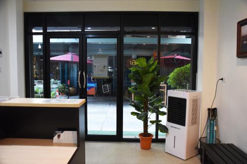 Exterior view, Chaiwat Guesthouse in Bangkok Riverside