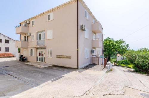 Ana Apartment 