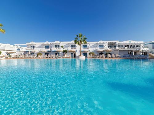 Arena Beach - image 14