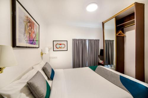 OYO St George Hotel - image 10