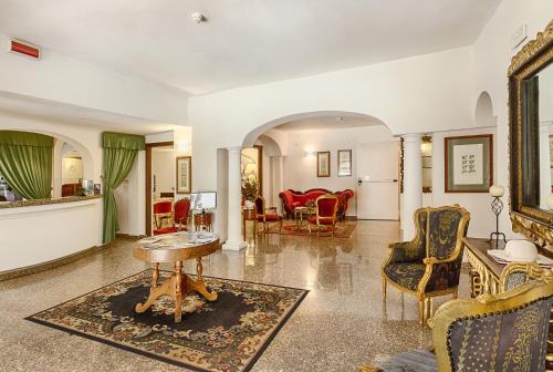 Lobby, Colonna Palace Hotel Mediterraneo in Olbia