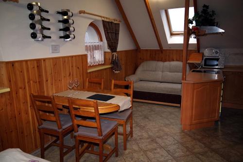 Sklep u Veselých - image 8
