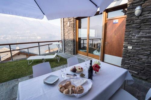 Magic lake view with beautiful pool area (camelia), Bellano (foto 5)