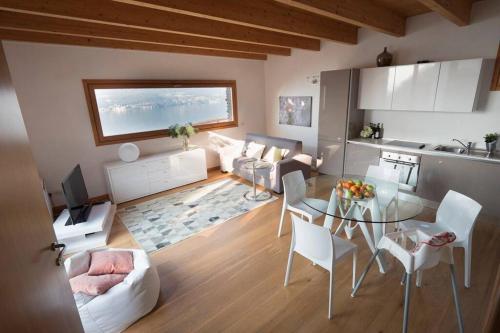 Magic lake view with beautiful pool area (camelia), Bellano (foto 9)