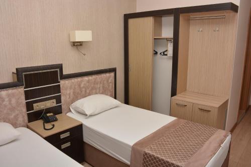 Othello Hotel - image 14