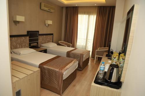 Othello Hotel - image 7