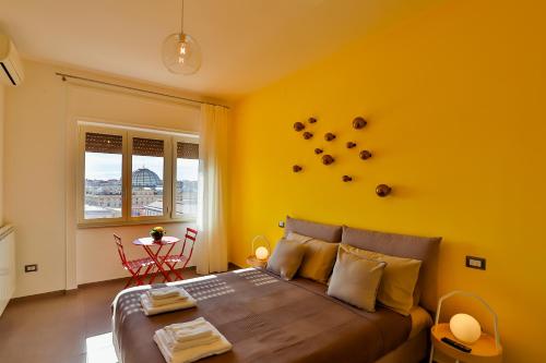 NEAPOLITAN SKYSCRAPER APARTMENT, Naples (photo 5)