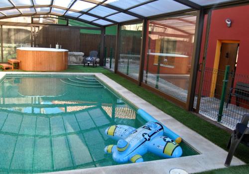  Casa Rural Mansion Alejandra con piscina y jacuzzi in Collado Mediano