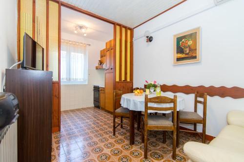 Apartment Grgo - image 14