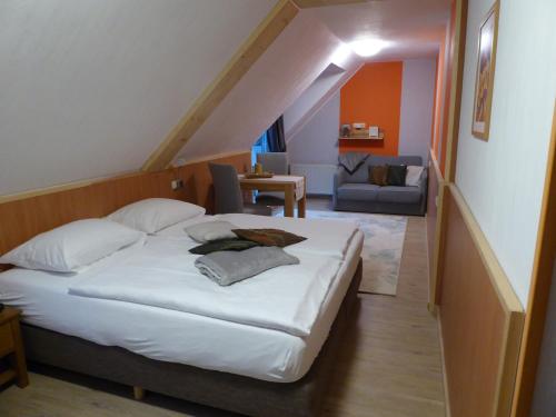 Landhotel Auerose Garni in Neu Kosenow