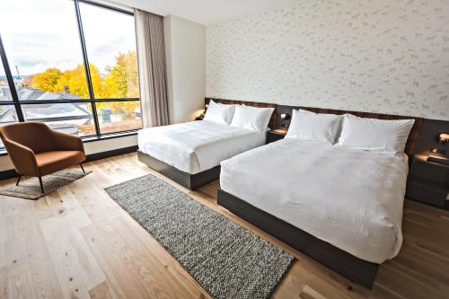 Hew & Draw Hotel, Corner Brook (photo 6)
