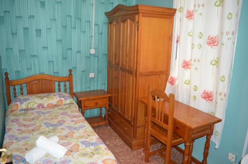 Single Room with Shared Bathroom