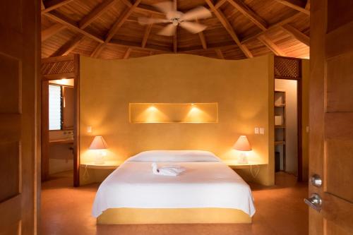 . Hotel Playa Negra