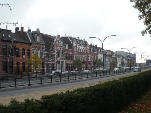 Facilities, Op de Burg in Hogekamp