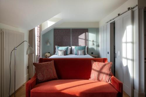 Cheval Abbey Strand Apartments at Holyrood - image 4