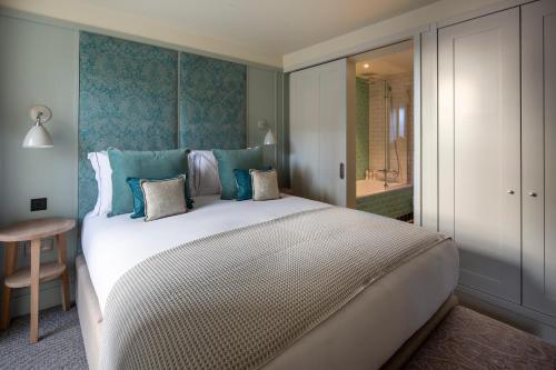 Cheval Abbey Strand Apartments at Holyrood - image 12