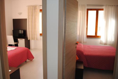 2 bedrooms, 2 beds
