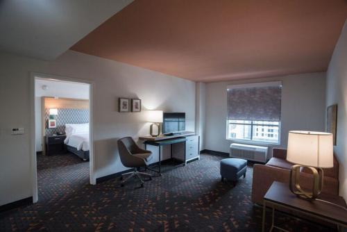 Holiday Inn Lexington - Hamburg, an IHG Hotel