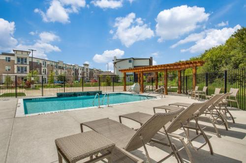 Holiday Inn Express & Suites - Denton South, an IHG Hotel