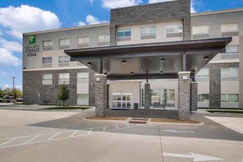 Holiday Inn Express & Suites - Denton South, an IHG Hotel