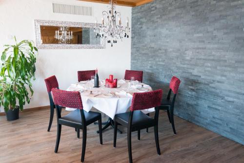 Hotel Roggerli - image 13