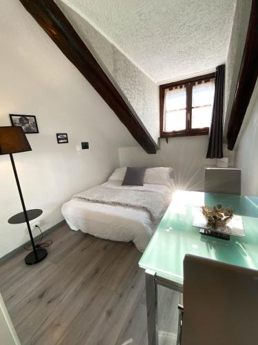 Porta Nuova Attic room