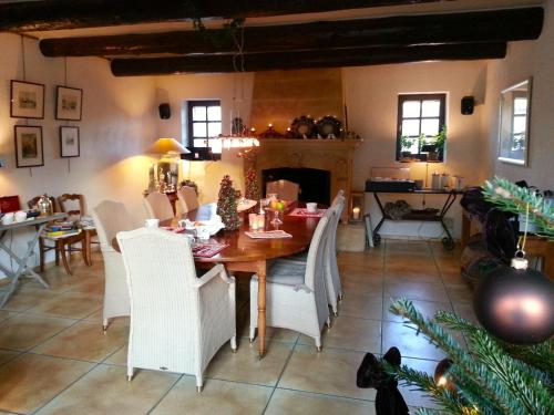 Villa Mas St Jean House gîte à louer Verquières