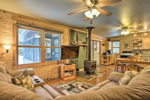 Cabin with Kayaks Situated on the Wisconsin River! - image 5