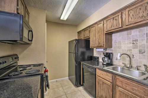 Game Day Retreat Pool Access, 2 Mi to Texas A and M in College Station, USA