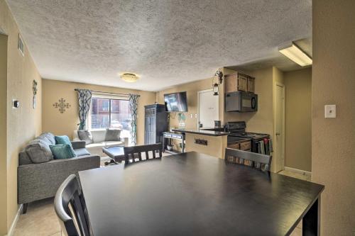 Game Day Retreat Pool Access, 2 Mi to Texas A and M in College Station, USA