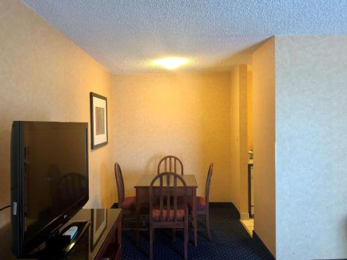 Best Western Plus Suites Downtown