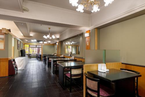 레스토랑, Hiroshima Intelligent Hotel Stadium Mae in 히로시마