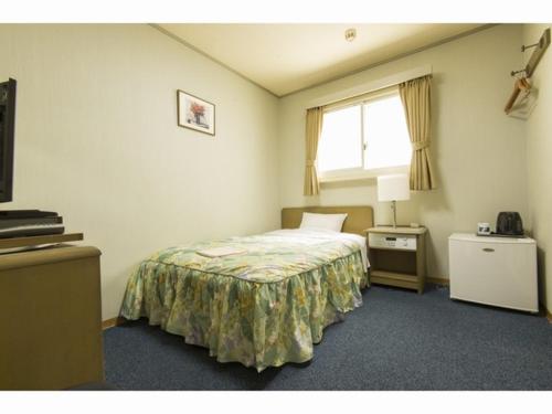 OYO Business Hotel Takamado Shin-Omiya The 2-star Takamado offers comfort and convenience whether youre on business or holiday in Nara. The hotel offers a wide range of amenities and perks to ensure you have a great time. Free Wi-Fi in al
