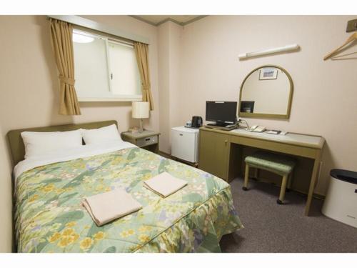 OYO Business Hotel Takamado Shin-Omiya The 2-star Takamado offers comfort and convenience whether youre on business or holiday in Nara. The hotel offers a wide range of amenities and perks to ensure you have a great time. Free Wi-Fi in al