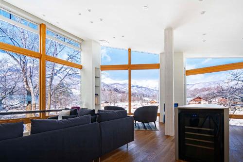 Alpinarc Chalet by Hakuba White Fox Company