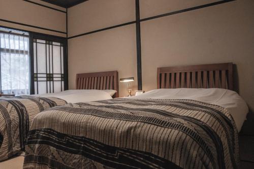 Japanese-Style Economy Western Twin bed Room with Shared Bathroom - 