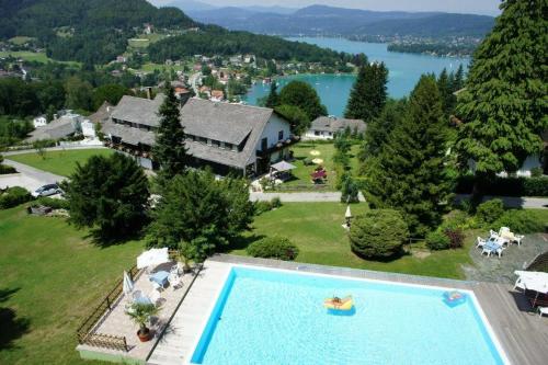 Hotel Garni Haus am Wald - Reifnitz