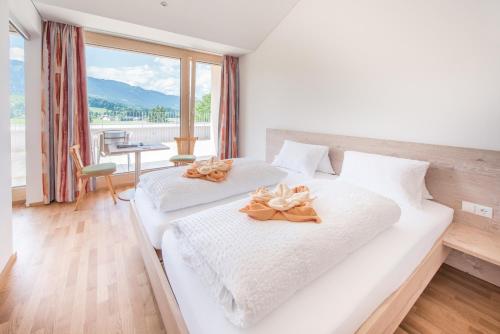 Triple Room with Mountain View