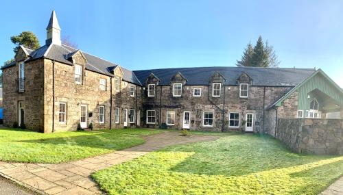 Castle Steadings - Loch Lomond