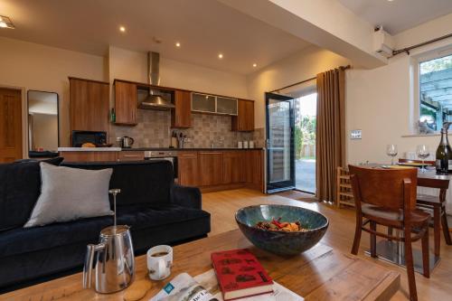 2 Bedroom - 1 Bathroom - Lodge House - Windermere - Retreat, , Cumbria