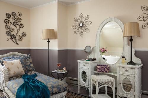 Rabbit Hill Inn Room Type - King Room with Balcony