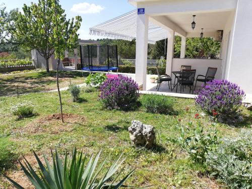  Apartman Barisic, Pension in Pridraga