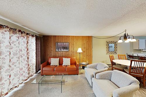 Wooded Steamboat Springs Retreat - image 7