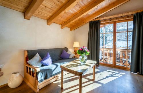 2 bedrooms, 3 beds