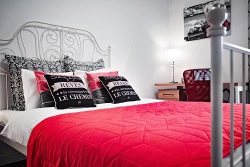 Apartamenty Homely Place Serce Poznania - Stary Rynek - Parking - Apartment - Poznań