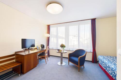 room detail thumbnail 1