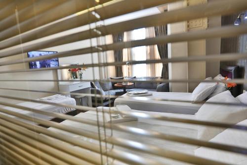 Gh Suites Taxim Hotel - image 10